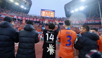 开云app官网-放下恩怨，死磕高原！泰山别被无关人内耗，下一场才是真硬仗！