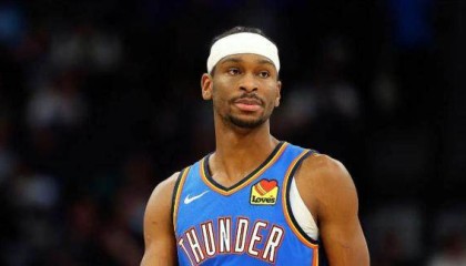 开云中国官网-恐怖效率轰出40+10！亚历山大或让库里纪录作古