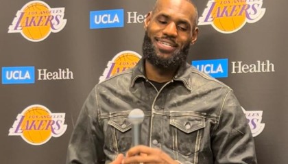 【现场】老詹生日夜送自己大礼：我找回了年少的感觉