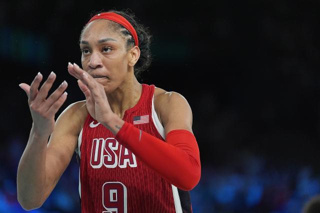 1723428364201040279.jpg 巴黎奥运会丨篮球——女子决赛:美国队胜法国队XxjpseC007172_20240812_MVPFN0A001.jpg